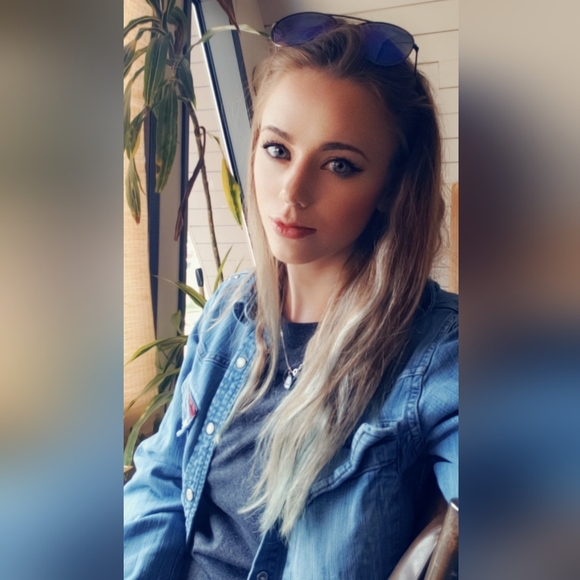 Meet your Posher, Miranda - Picture 2 of 2